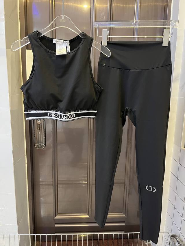 特批 Dior迪奥新款高弹力健身瑜伽服运动套装 塑腰小背心 修身提臀显瘦打底裤脚 码数 Sm L Xl